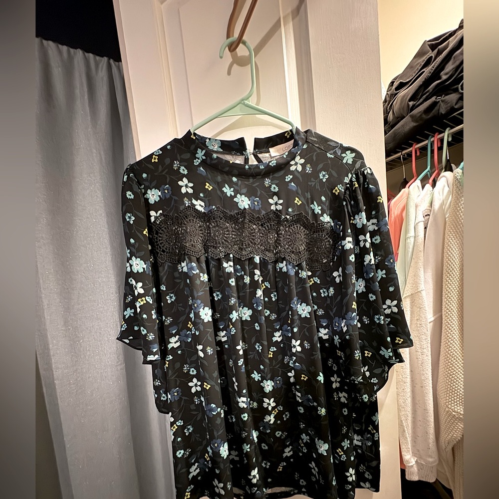 Loft flowy sleeved Floral Black Top with Lace Detail